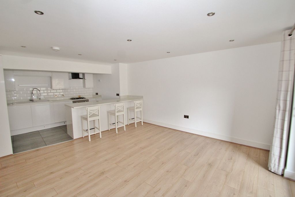 Additional image 10 of 2 bed flat for saleJones Mews, Witney OX28