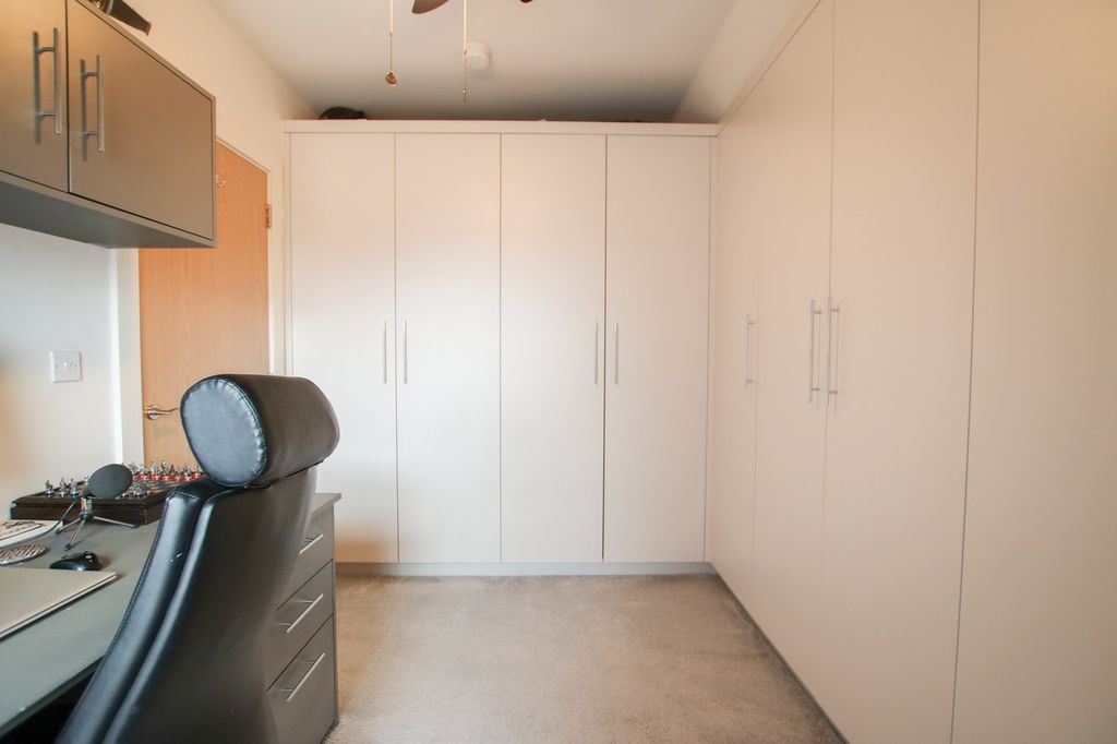 Additional image 25 of 3 bed flat for saleElms Walk, Wokingham RG40