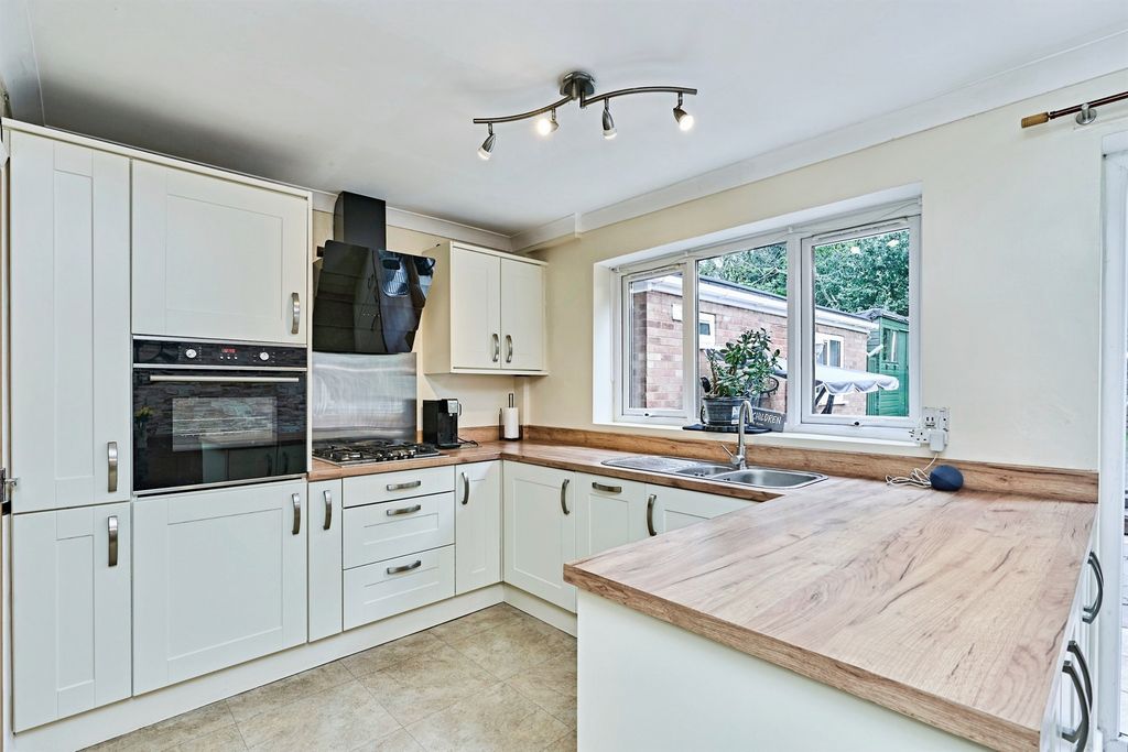 Additional image 7 of 4 bed semi-detached house for saleLinden Lane, Willenhall WV12
