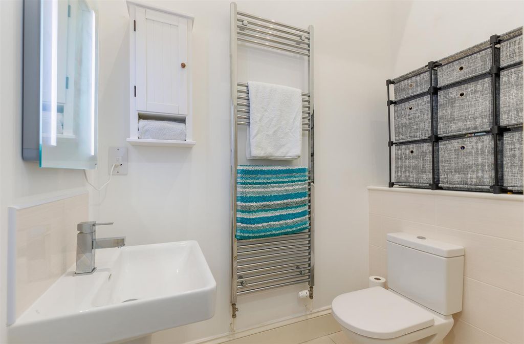 Additional image 13 of 2 bed flat for saleGatcombe, Isle Of Wight PO30