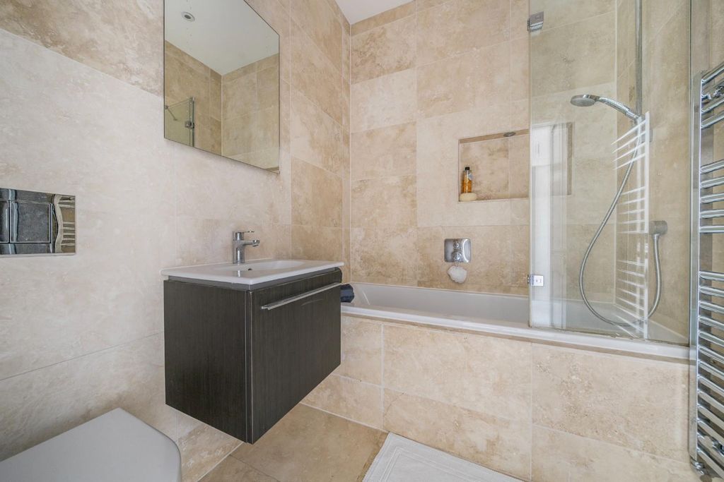 Additional image 8 of 3 bed flat for saleGrove Road, Windsor SL4