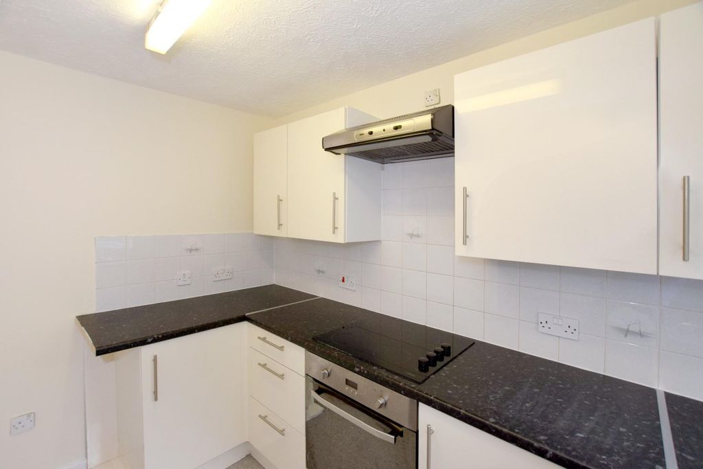 Additional image 4 of 2 bed flat for saleBriarswood, Southampton SO16