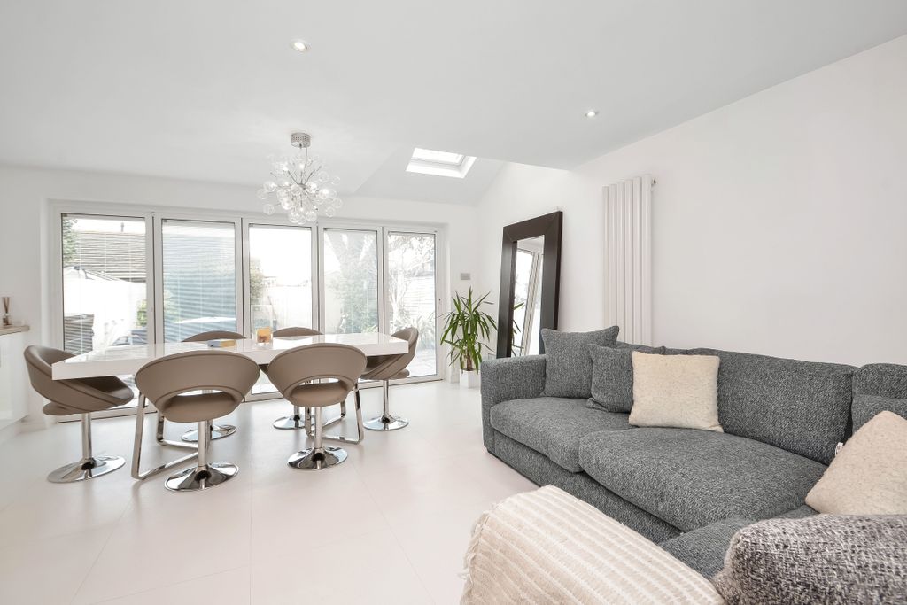 Additional image 5 of 4 bed detached house for saleSouthsea, Hampshire PO4