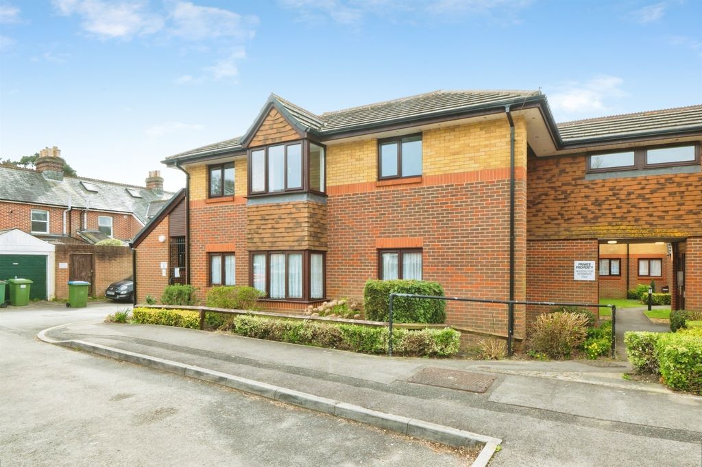 Additional image 12 of 1 bed flat for saleSherwood Close, Southampton SO16