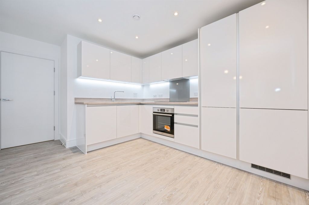 Additional image 3 of 2 bed flat for saleMeridian Way, Southampton SO14