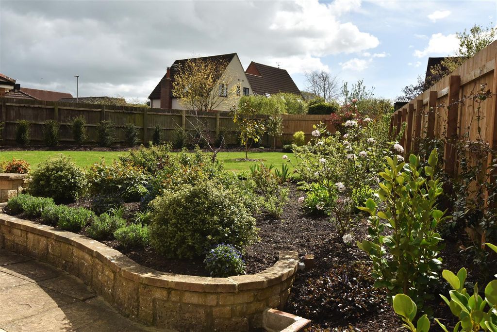 Additional image 14 of 3 bed detached bungalow for saleSwallowfields, Gillingham SP8