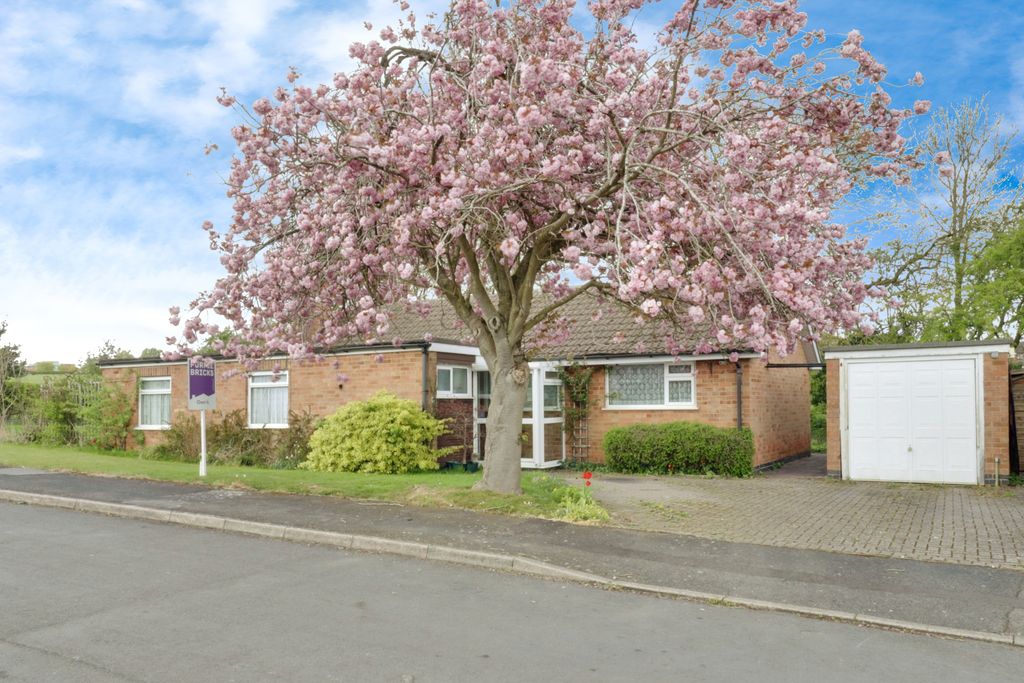 Additional image 4 of 3 bed detached bungalow for saleFordview Close, Leicester LE8