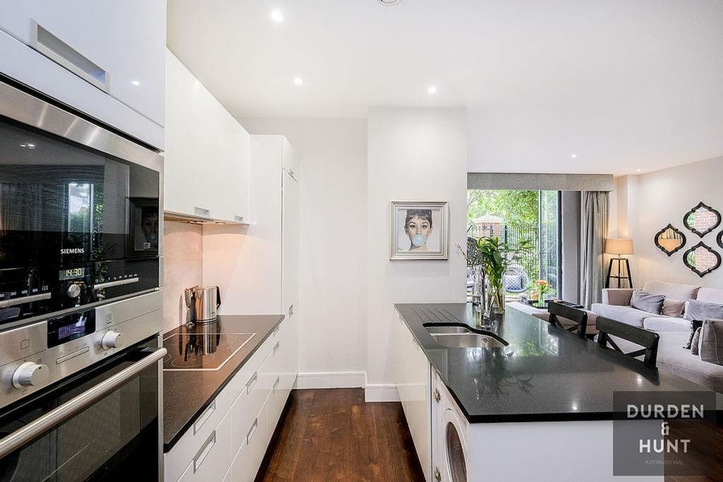 Additional image 12 of 2 bed flat for saleWhitehall Road, Woodford Green IG8