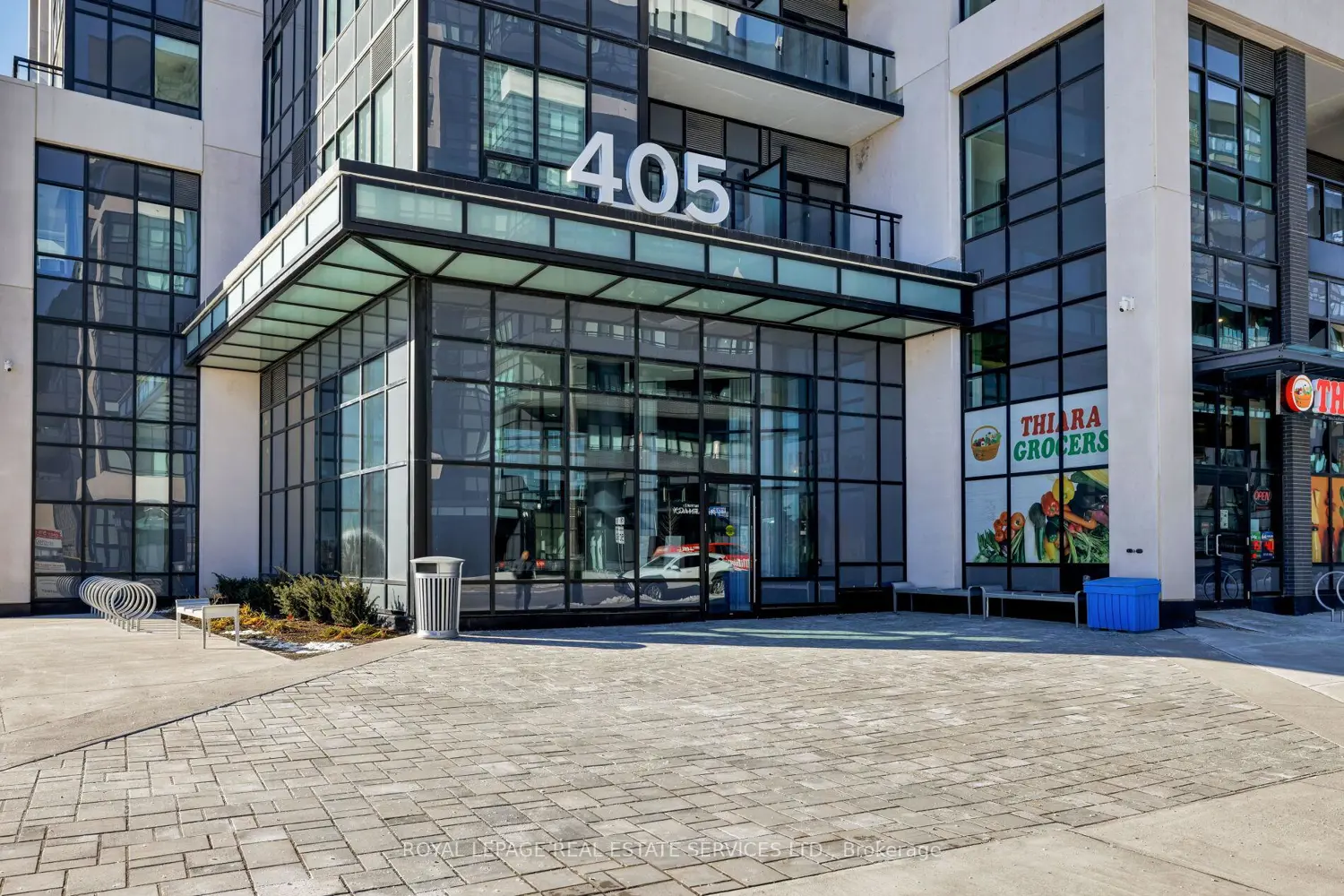 405 Dundas Street 424