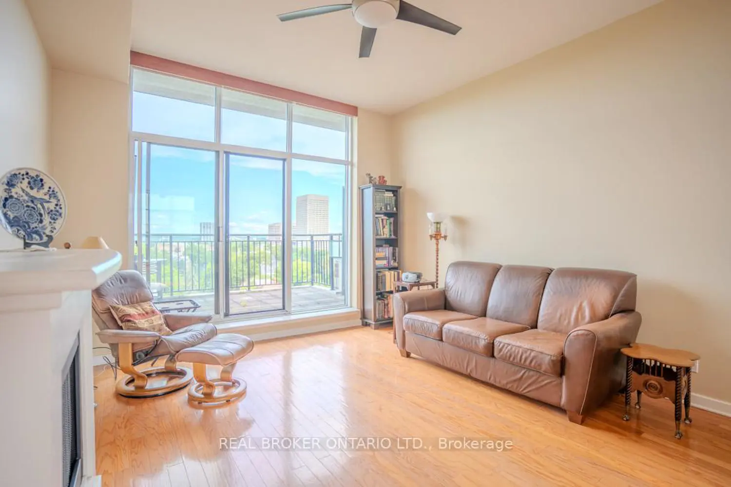 Additional image 12 of 150 Caroline Avenue 604