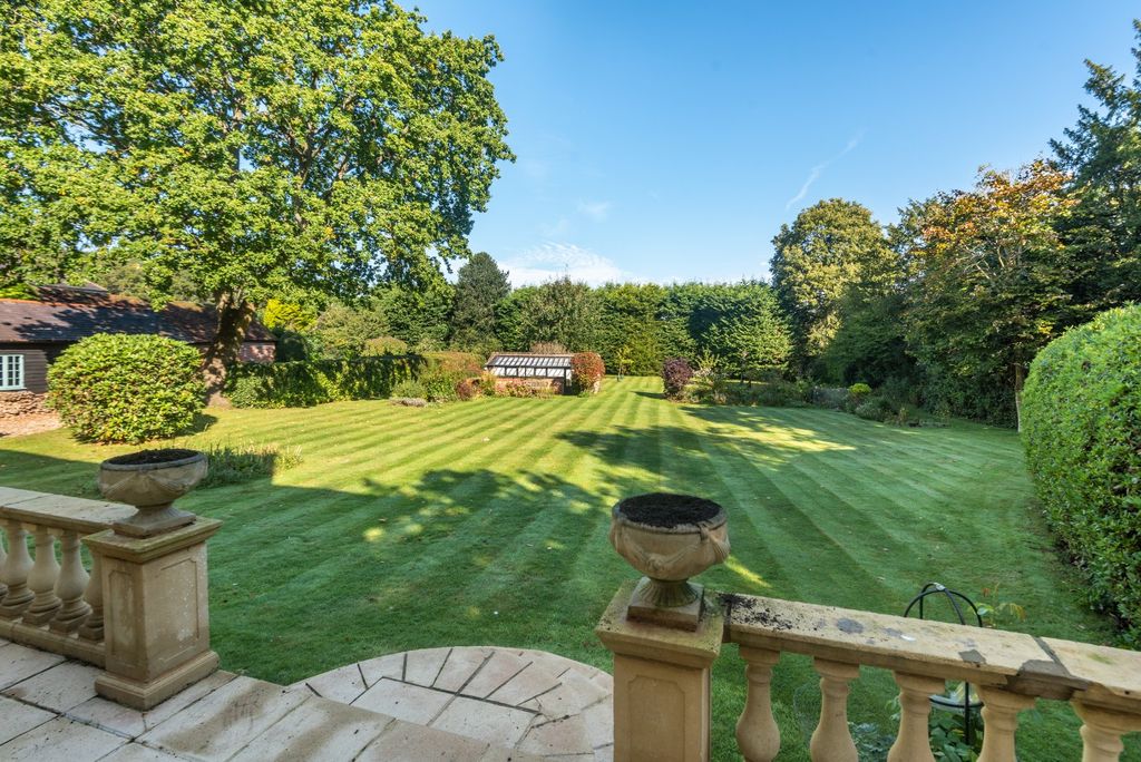 Additional image 14 of 6 bed detached house for saleVicarage Road, Yateley, Hampshire GU46