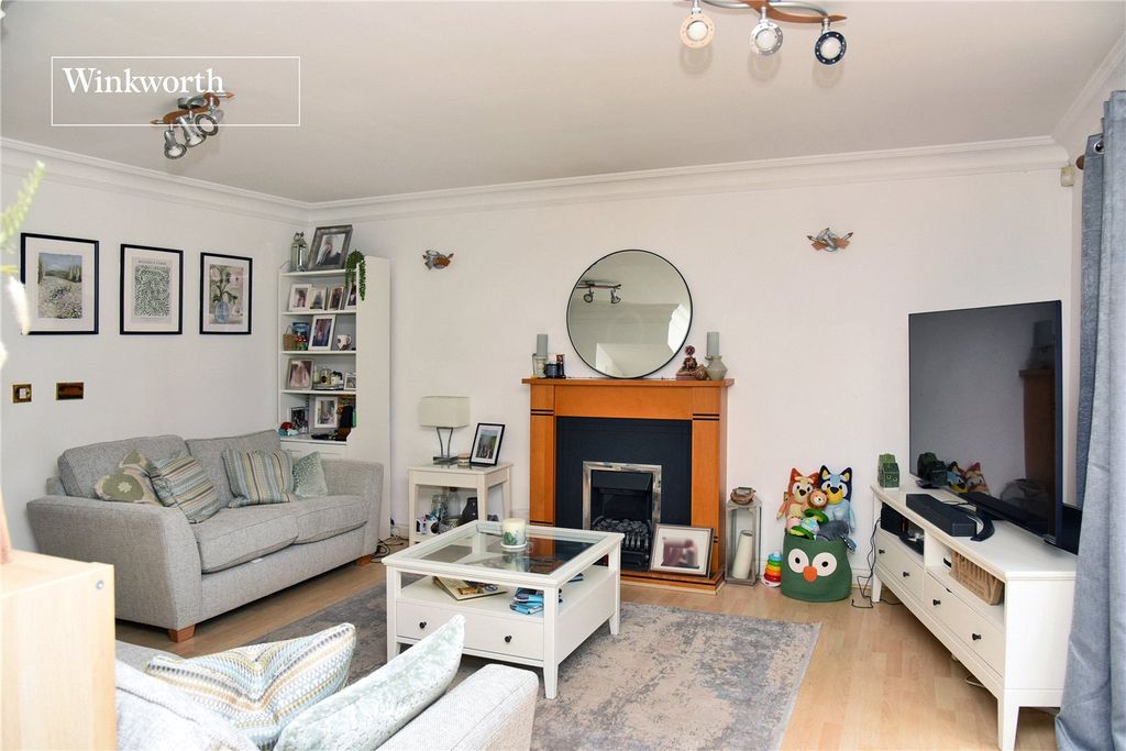 Additional image 2 of 3 bed semi-detached house for saleLower Green Gardens, Worcester Park KT4