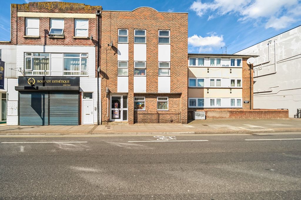 Additional image 9 of 1 bed flat for saleKingston Road, Portsmouth, Hampshire PO2