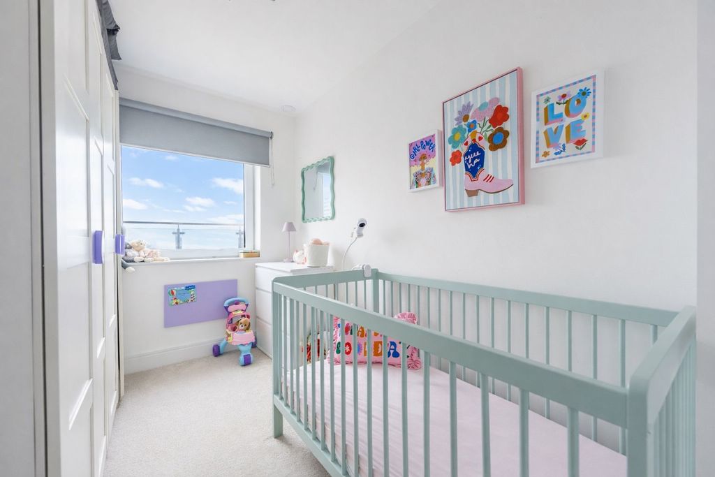 Additional image 6 of 3 bed flat for saleGranada House, Meridian Way, Southampton SO14