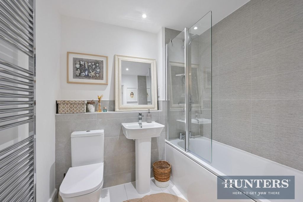 Additional image 8 of 2 bed flat for saleGunpowder Road, Worcester Park KT4