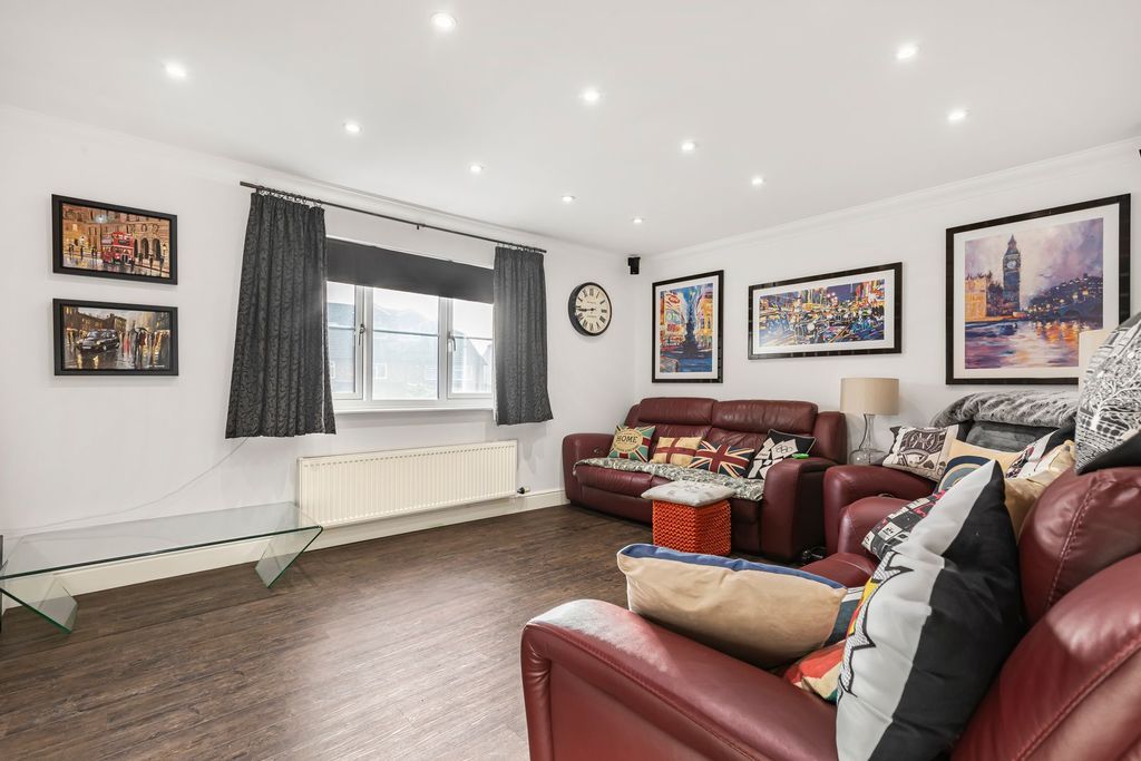 Additional image 5 of 2 bed maisonette for saleWarren Road, Ashford TW15