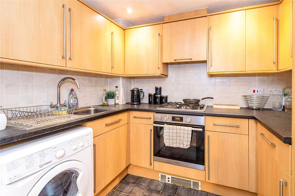 Additional image 3 of 2 bed flat for salePortswood Road, Southampton, Hampshire SO17