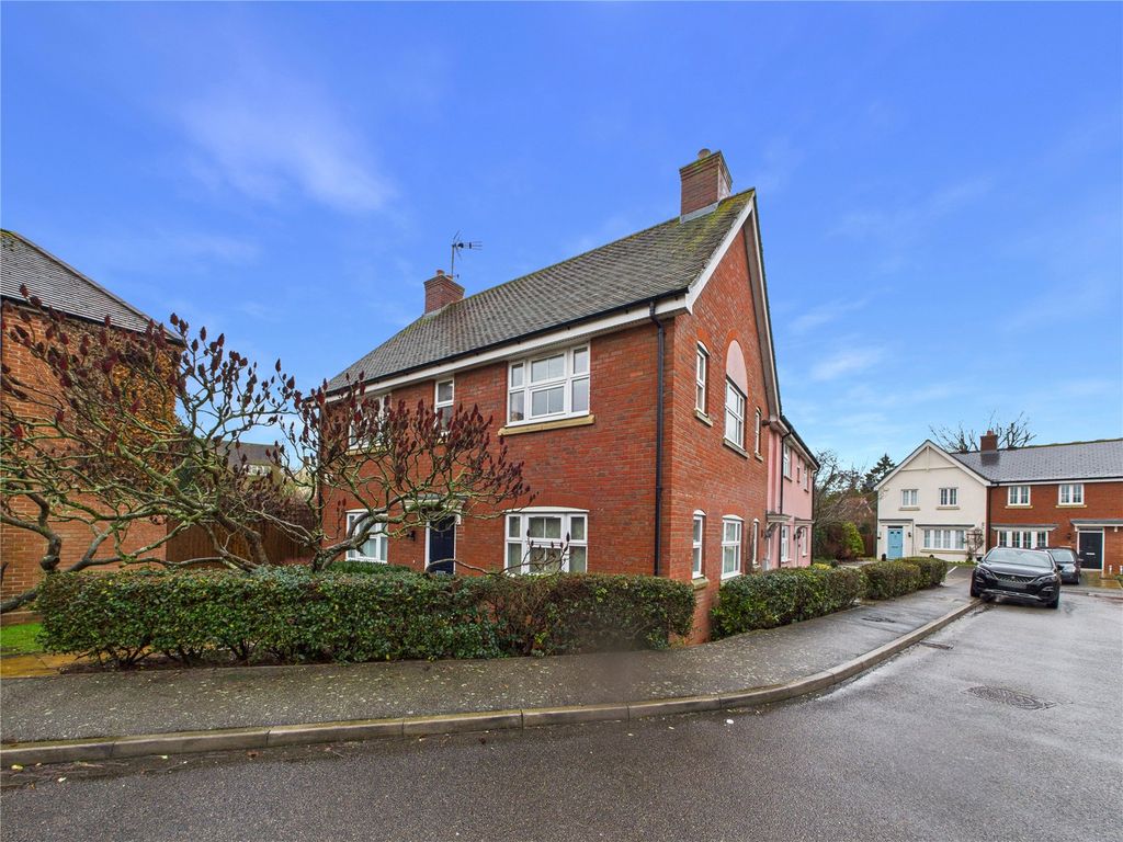 2 bed flat for saleBellfield Close, Witham, Essex CM8