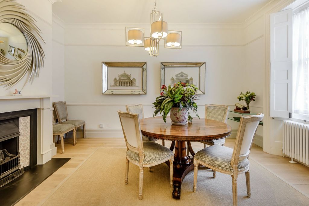 Additional image 4 of 4 bed terraced house for salePark Street, Windsor, Berkshire SL4