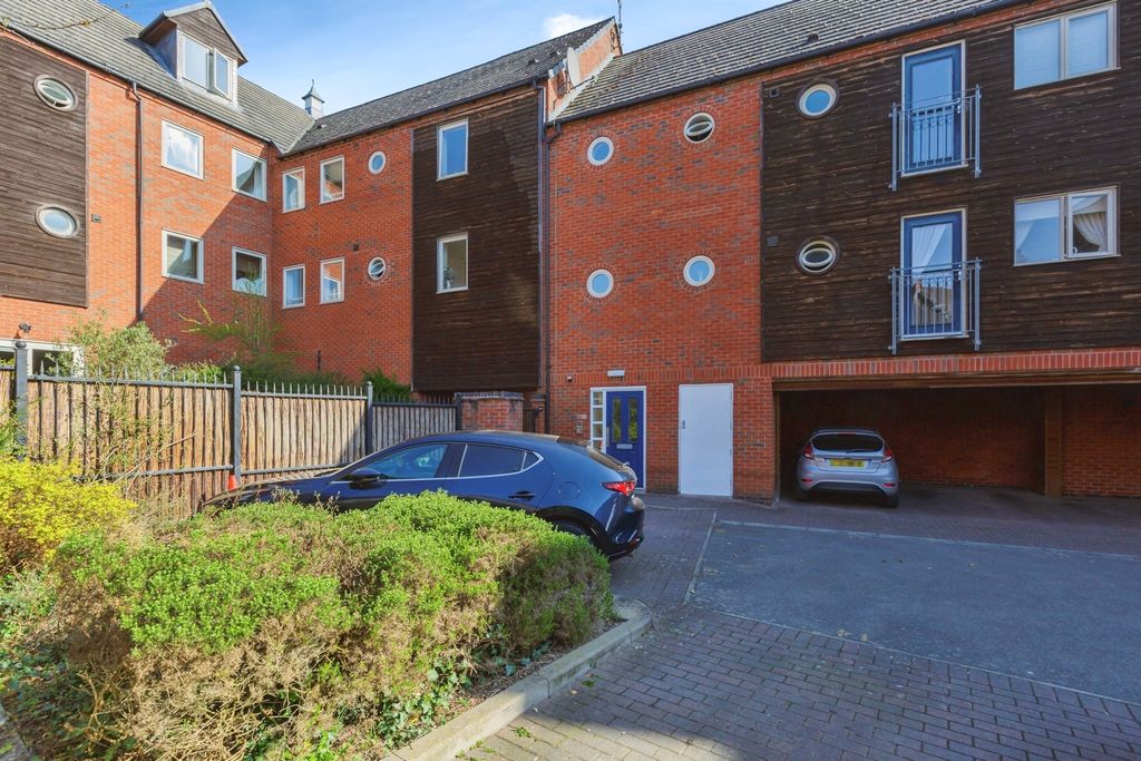 Additional image 19 of 2 bed flat for saleSycamore Street, Blaby, Leicester LE8