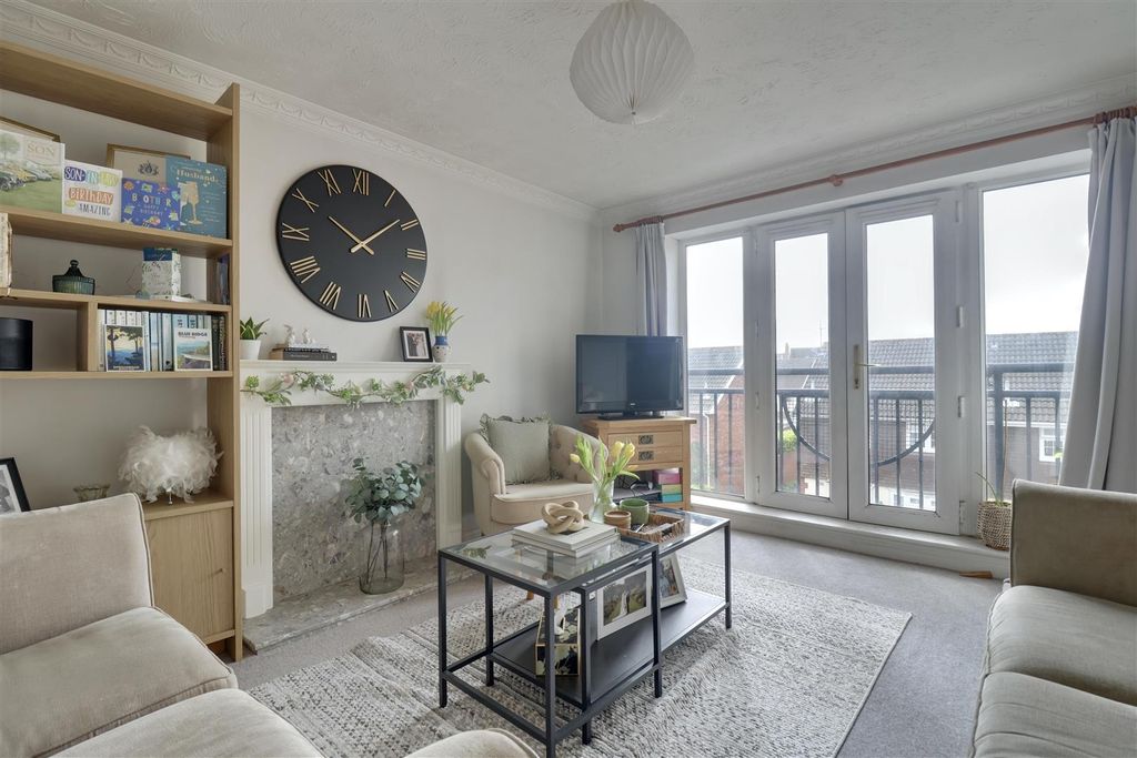 Additional image 3 of 2 bed flat for saleKing Charles Street, Portsmouth PO1