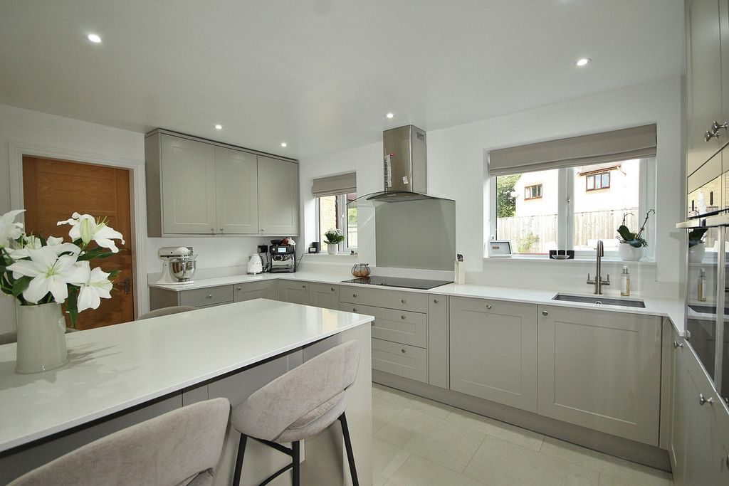 Additional image 6 of 6 bed detached house for saleSherbourne Road, Witney OX28