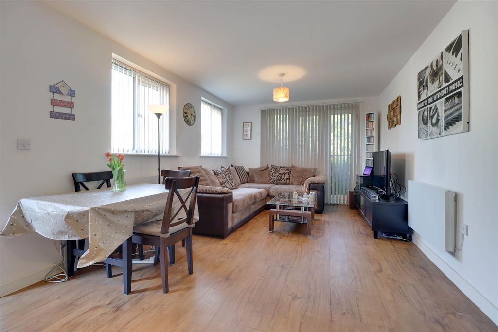 Additional image 11 of 2 bed flat for saleRamsden Court, Wickford SS12