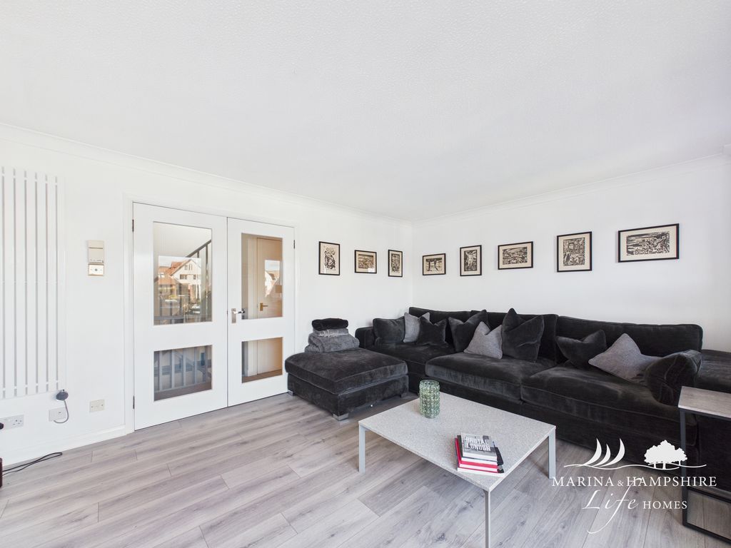 Additional image 18 of 3 bed town house for saleNewlyn Way, Portsmouth PO6
