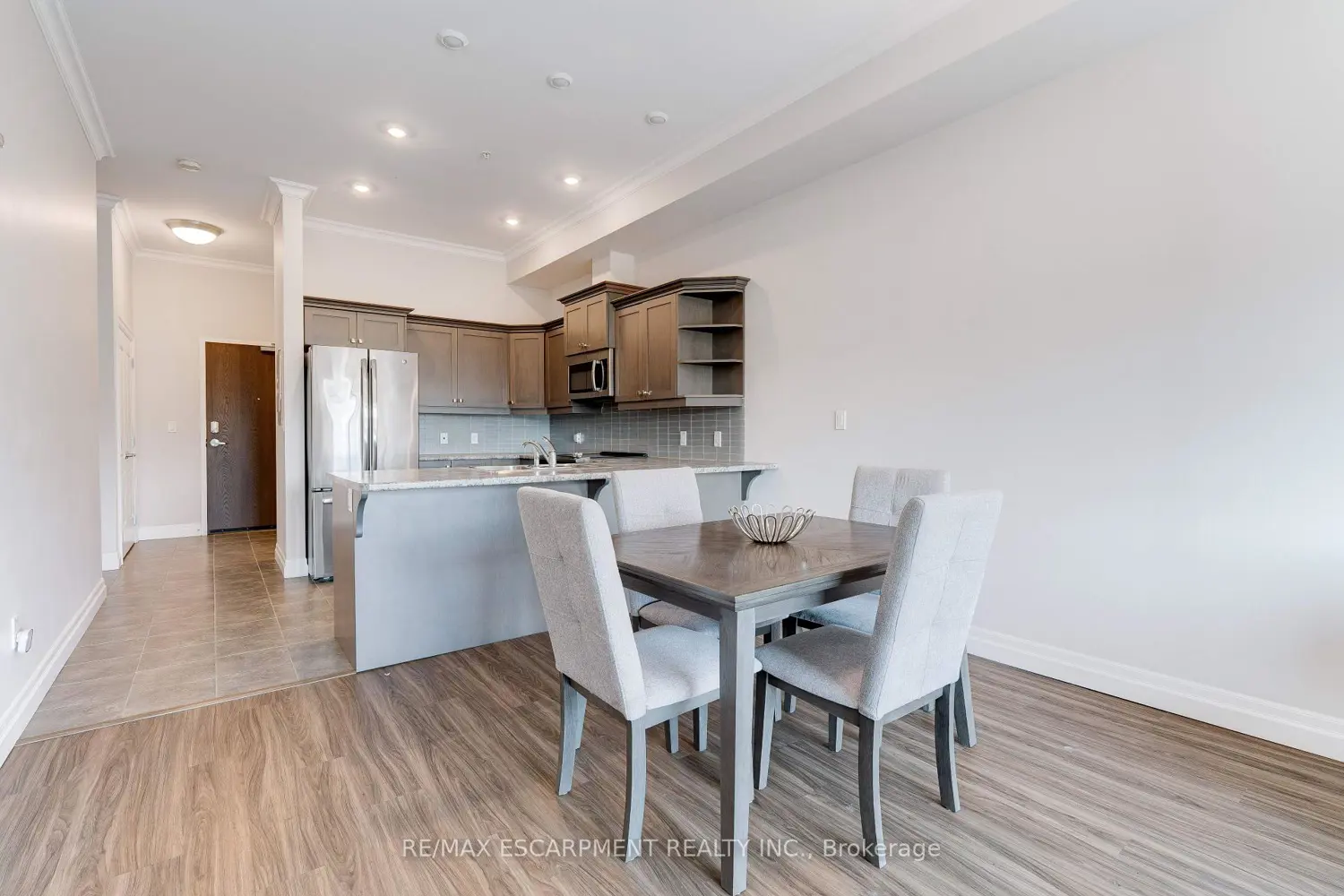 Additional image 10 of 3290 New Street 106