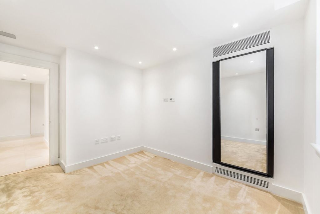 Additional image 9 of 2 bed flat for saleStar & Garter House, Richmond TW10