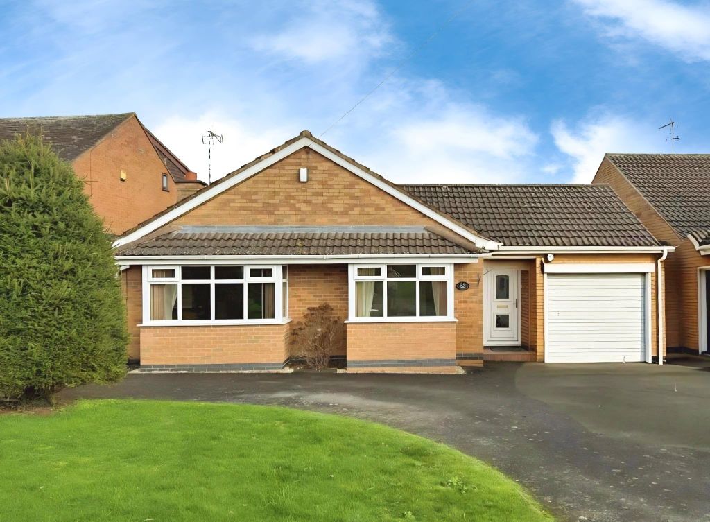 2 bed detached bungalow for saleDe La Bere Crescent, Burbage LE10