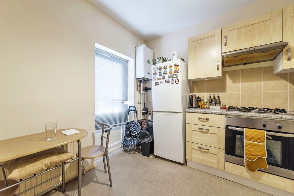 Additional image 12 of 2 bed flat for saleWestgate, Grantham NG31