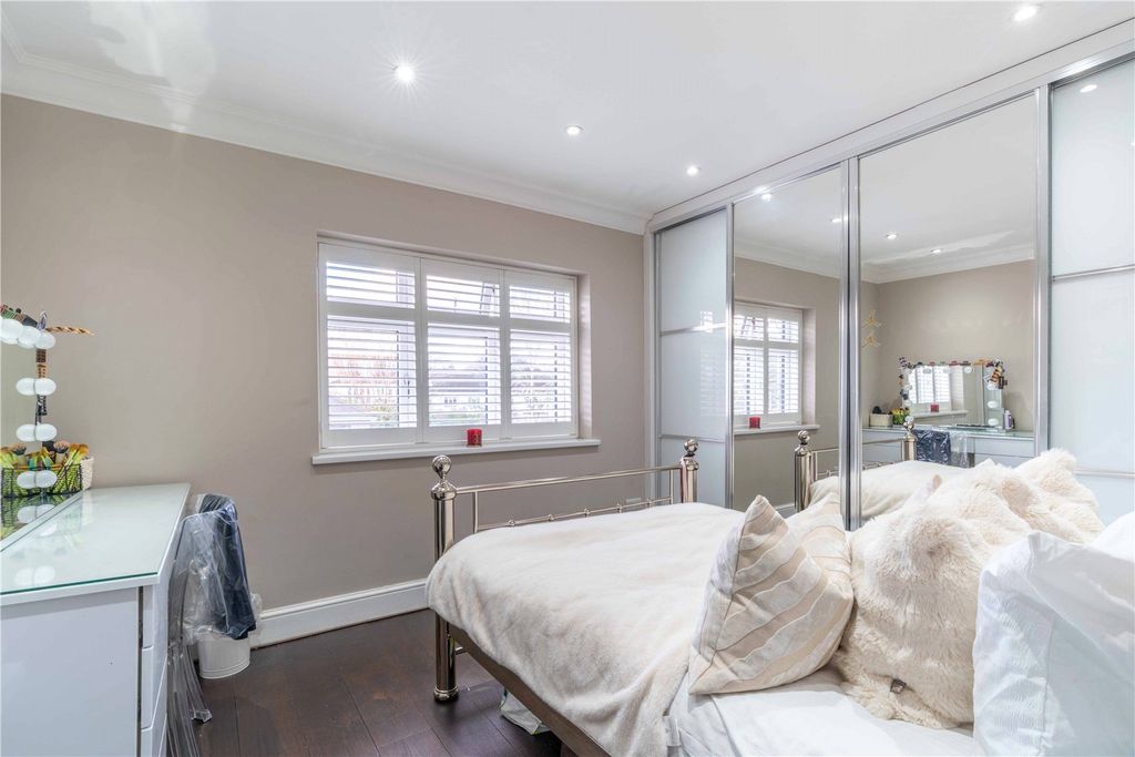 Additional image 16 of 5 bed semi-detached house for saleKings Avenue, Woodford Green IG8
