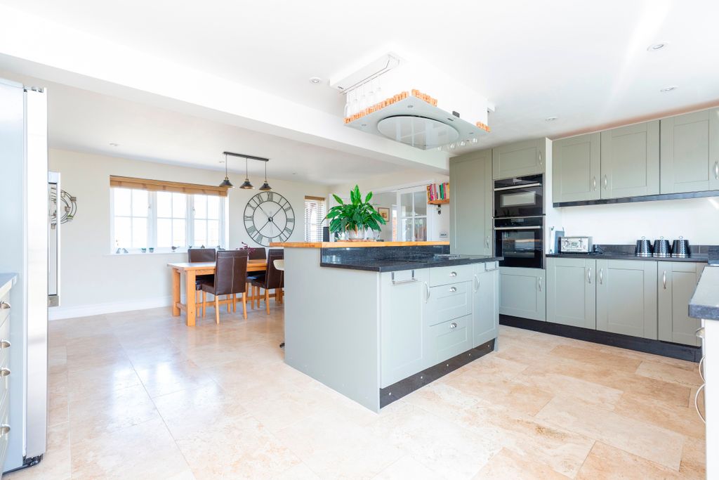 Additional image 3 of 4 bed detached house for saleHair Cobble Cottage, Bay Lane, Gillingham SP8
