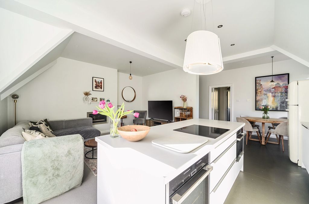 Additional image 12 of 3 bed flat for saleMerton Ford, Pages Croft, Wokingham, Berkshire RG40