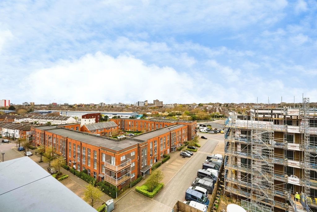Additional image 15 of 3 bed flat for saleGranada House, Meridian Way, Southampton SO14