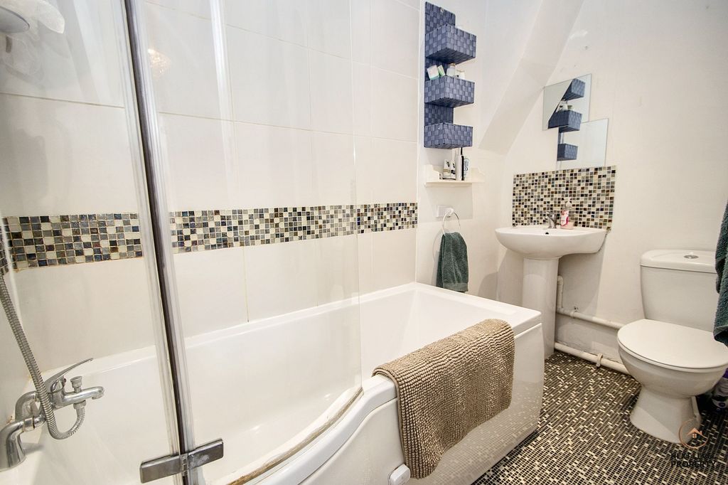 Additional image 30 of 8 bed detached house for saleBroadend Road, Wisbech PE14