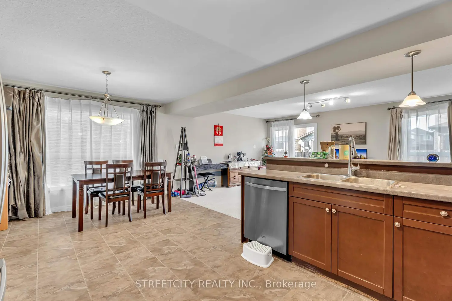 Additional image 10 of 1189 Sandbar Street