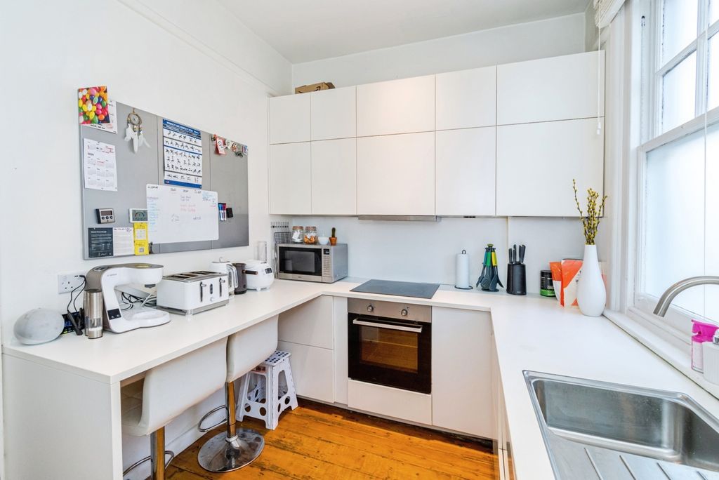 Additional image 3 of 2 bed flat for saleWelbeck Avenue, Southampton, Hampshire SO17