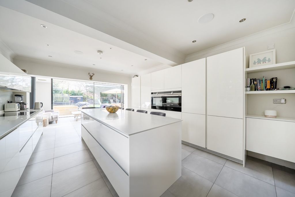 Additional image 8 of 6 bed detached house for salePyrford, Surrey GU22