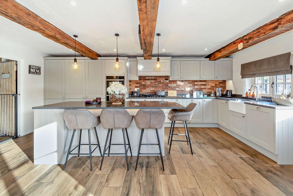 Additional image 4 of 4 bed detached house for saleJunction Road, Ashford TW15