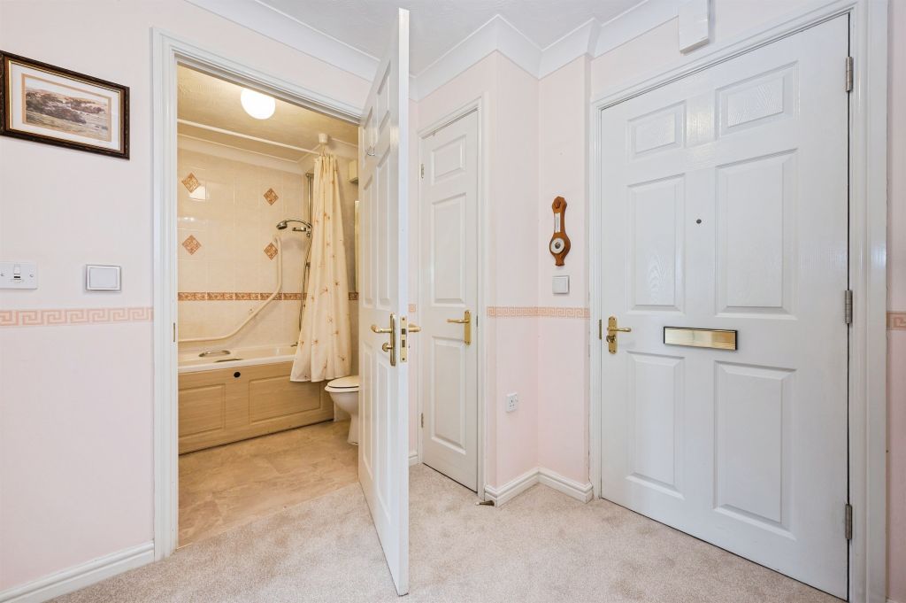 Additional image 3 of 1 bed flat for saleOakley Road, Southampton SO16