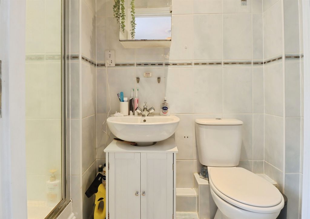 Additional image 14 of 2 bed flat for saleWell Lane, Rothwell, Kettering NN14