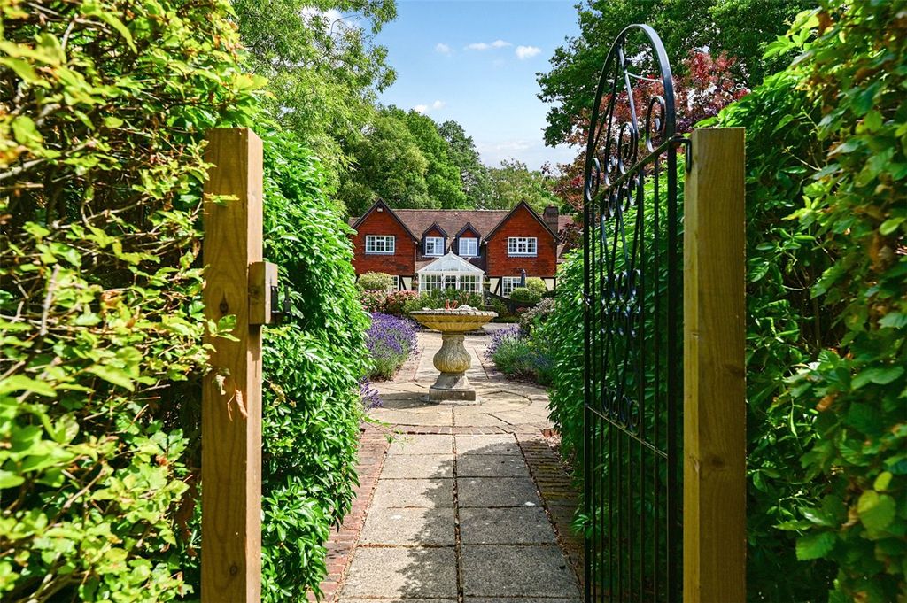 Additional image 36 of 6 bed detached house for saleWhite Horse Lane, Finchampstead, Wokingham, Berkshire RG40