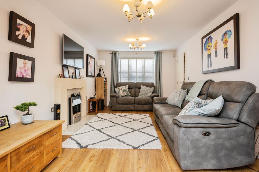 Additional image 3 of 4 bed detached house for saleWaterworks Road, Coalville, Leicestershire LE67