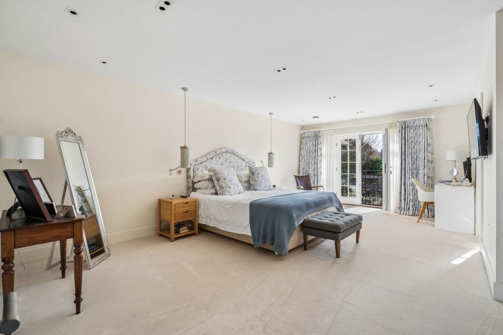 Additional image 12 of 6 bed detached house for saleThe Vale, Wokingham RG40