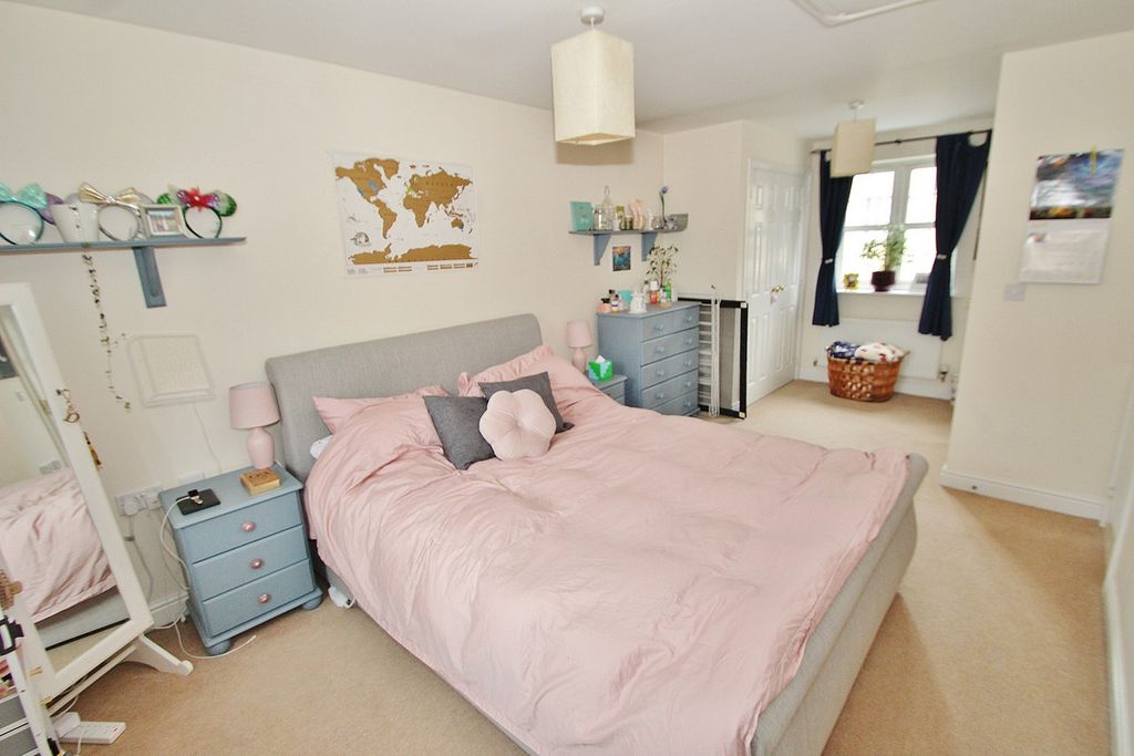 Additional image 3 of 1 bed flat for saleAshcombe Crescent, Witney OX28