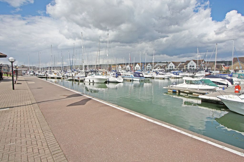 Additional image 17 of 2 bed flat for saleOyster Quay, Port Solent, Portsmouth PO6