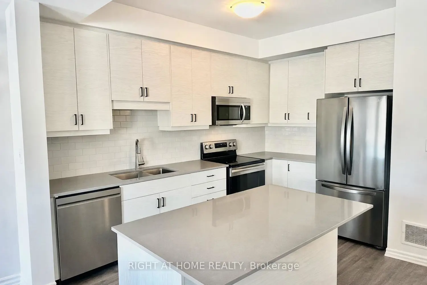 Additional image 8 of 461 Blackburn Drive 22