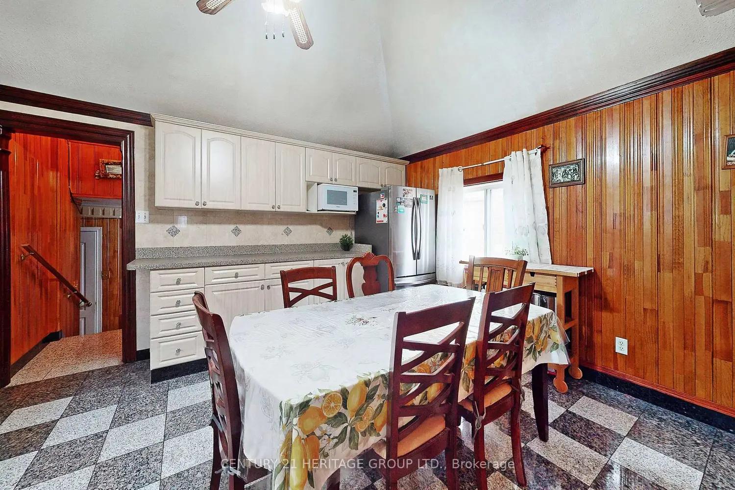 1045 East Avenue photo 5